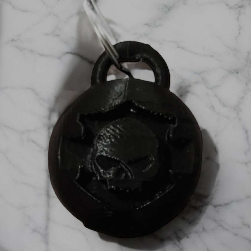 ♥️
Black Skull Home Accent Keychain